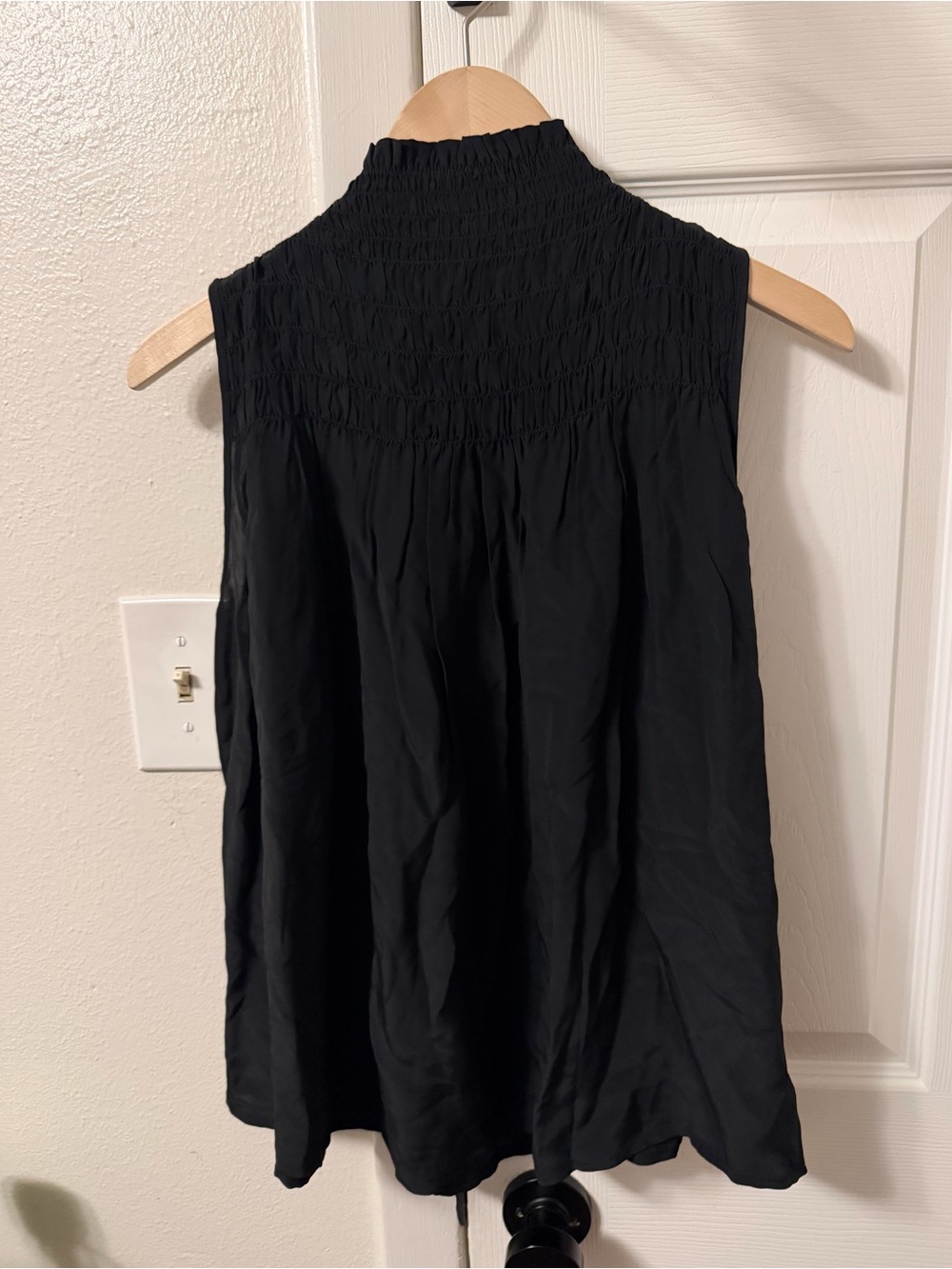 NWT Madewell Smocked Mockneck Sleeveless Top: NY669: JET BLACK BK0070
Size: S - Picture 7 of 7
